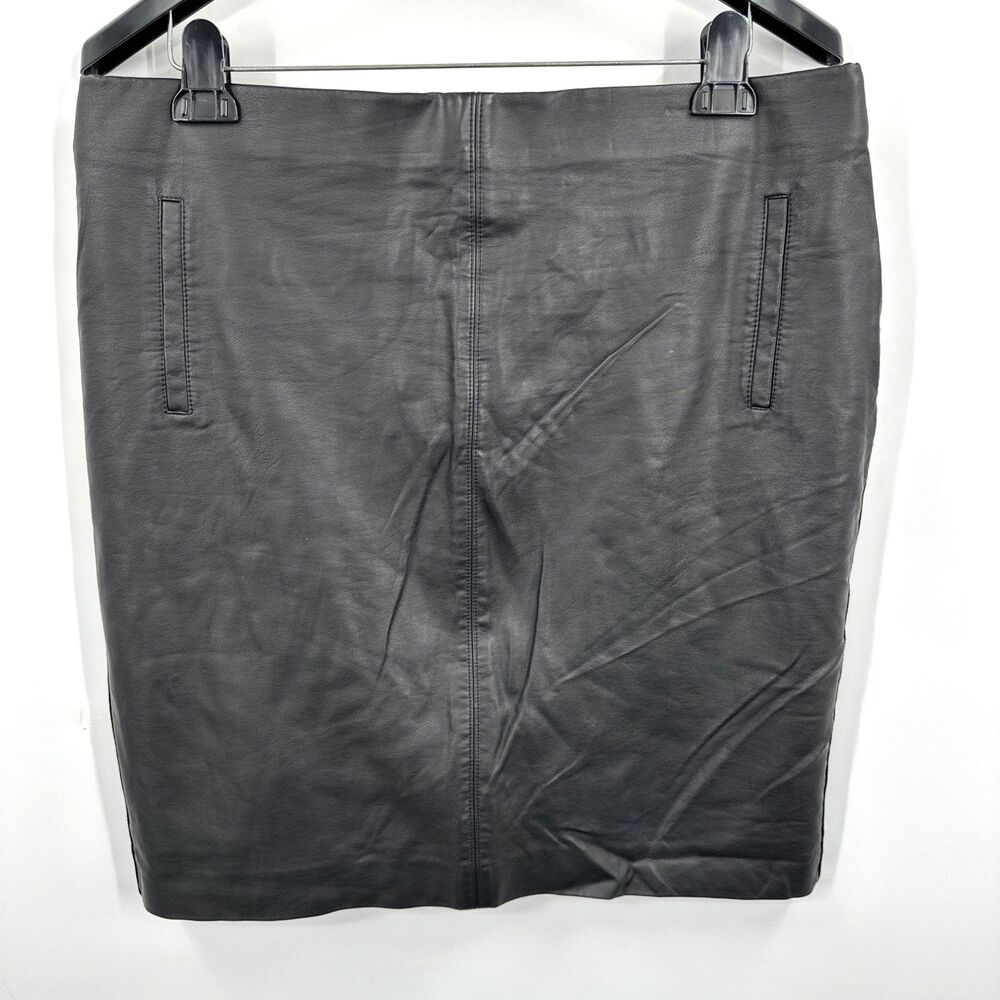 Chico's Faux Leather Skirt 2.5 Sz 14 Black Pencil Fitted Ponte Knit Biker Short